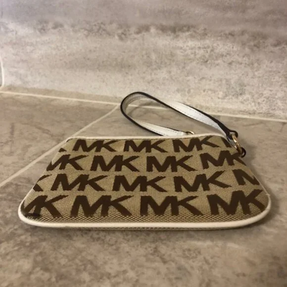 Michael Kors monogrammed wristlet EUC - Picture 8 of 14